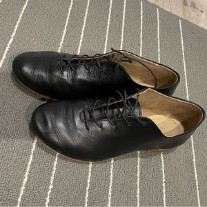 Poppy Barley black leather size 6
